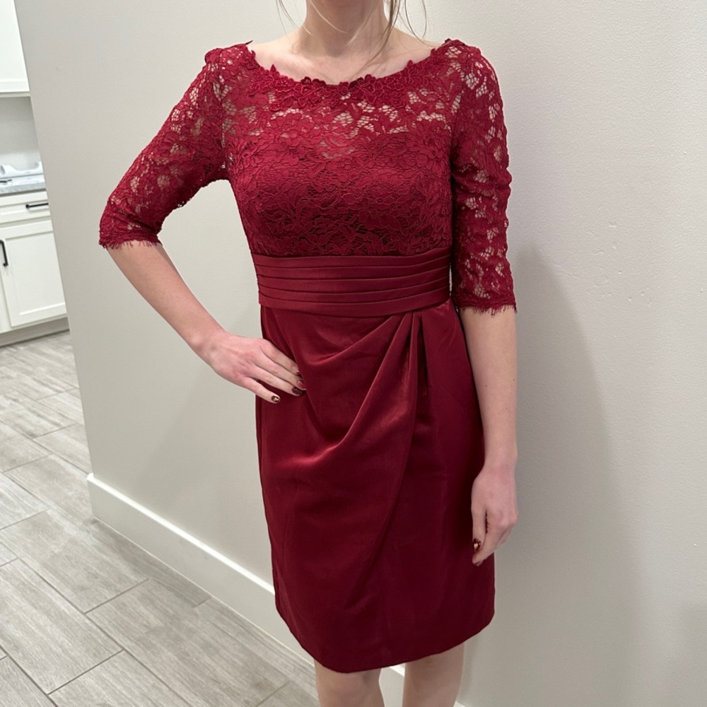 Elegant Red Lace Dress - Picture 4 of 9